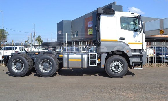 Buy Used Mercedes‒Benz 3331 White Truck in Windhoek in Namibia