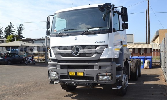 Buy Used Mercedes‒Benz 3331 White Truck in Windhoek in Namibia Buy Used Mercedes‒Benz 3331 White Truck in Windhoek in Namibia