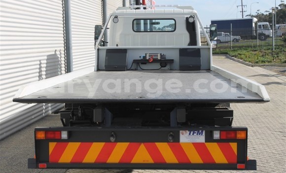 Buy Used Mitsubishi Van White Truck in Windhoek in Namibia Buy Used Mitsubishi Van White Truck in Windhoek in Namibia