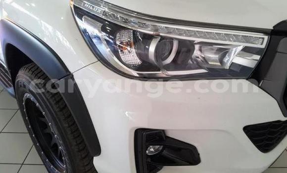 Acheter Occasion Voiture Toyota Hilux Blanc à Warmbad, Karas Acheter Occasion Voiture Toyota Hilux Blanc à Warmbad, Karas