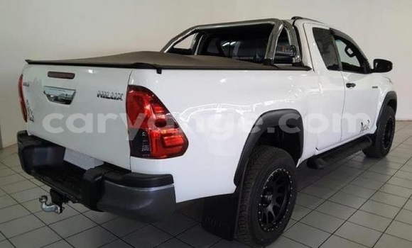 Acheter Occasion Voiture Toyota Hilux Blanc à Warmbad, Karas Acheter Occasion Voiture Toyota Hilux Blanc à Warmbad, Karas