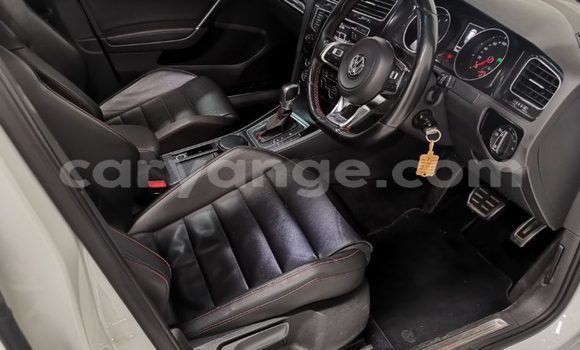 Acheter Occasion Voiture Volkswagen Golf GTI Blanc à Walvis Bay, Namibie Acheter Occasion Voiture Volkswagen Golf GTI Blanc à Walvis Bay, Namibie