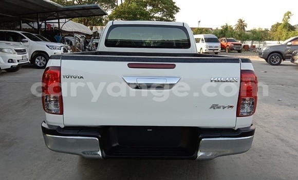 Buy Used Toyota Hilux White Car in Windhoek in Namibia Buy Used Toyota Hilux White Car in Windhoek in Namibia