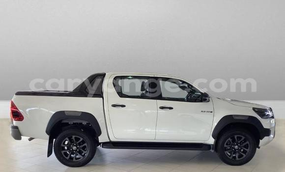 Buy Used Toyota Hilux White Car in Gobabis in Omaheke Buy Used Toyota Hilux White Car in Gobabis in Omaheke