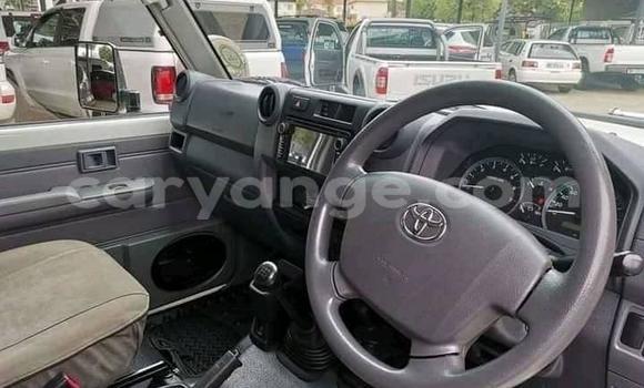 Buy Used Toyota Land Cruiser White Car in Windhoek in Namibia Buy Used Toyota Land Cruiser White Car in Windhoek in Namibia