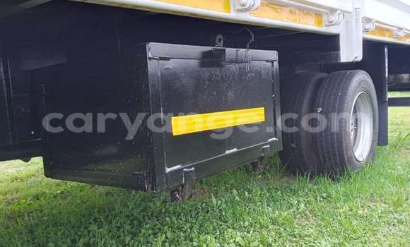 Acheter Occasion Utilitaire Hino 300 Series Blanc à Windhoek, Namibie Acheter Occasion Utilitaire Hino 300 Series Blanc à Windhoek, Namibie