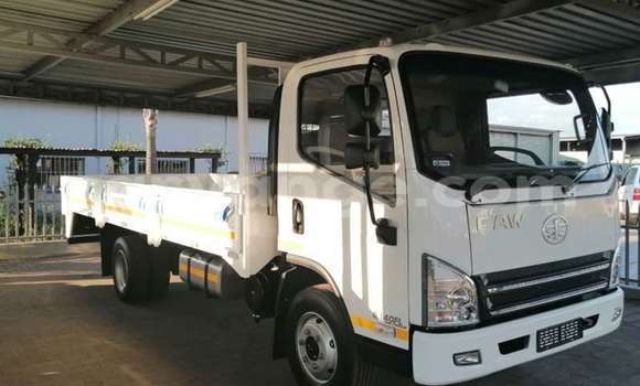 Acheter Occasion Utilitaire Mitsubishi L400 Blanc à Windhoek, Namibie Acheter Occasion Utilitaire Mitsubishi L400 Blanc à Windhoek, Namibie
