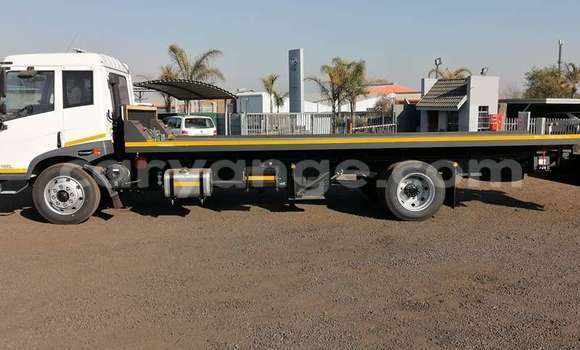 Acheter Occasion Utilitaire Mitsubishi L400 Blanc à Windhoek, Namibie Acheter Occasion Utilitaire Mitsubishi L400 Blanc à Windhoek, Namibie