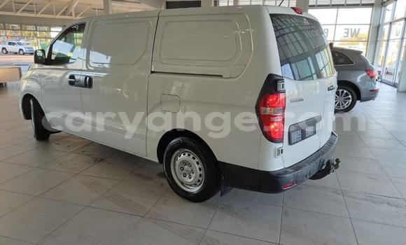 Buy Used Hyundai H1 White Car in Rundu in Namibia Buy Used Hyundai H1 White Car in Rundu in Namibia