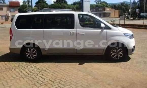 Buy Used Hyundai H1 White Car in Windhoek in Namibia Buy Used Hyundai H1 White Car in Windhoek in Namibia