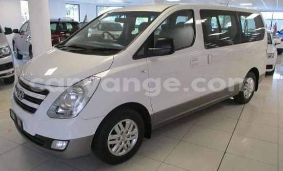 Buy Used Hyundai H1 Silver Car in Windhoek in Namibia