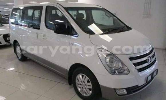 Buy Used Hyundai H1 Silver Car in Windhoek in Namibia Buy Used Hyundai H1 Silver Car in Windhoek in Namibia