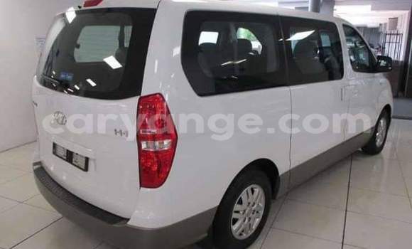 Buy Used Hyundai H1 Silver Car in Windhoek in Namibia Buy Used Hyundai H1 Silver Car in Windhoek in Namibia