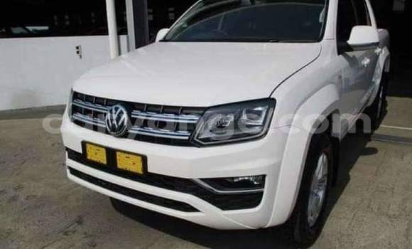 Buy Used Volkswagen Amarok White Car in Windhoek in Namibia