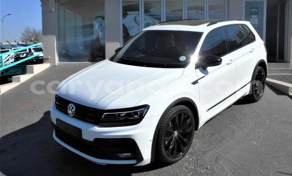 Buy Used Volkswagen Tiguan White Car in Windhoek in Namibia