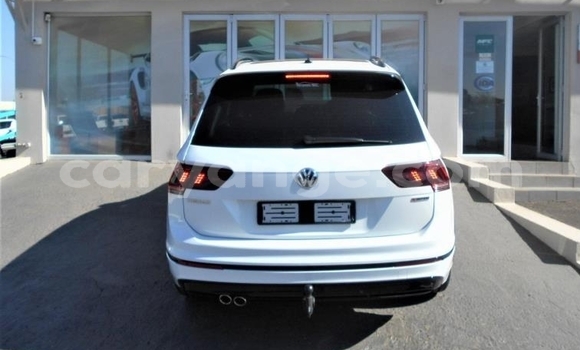 Buy Used Volkswagen Tiguan White Car in Windhoek in Namibia Buy Used Volkswagen Tiguan White Car in Windhoek in Namibia