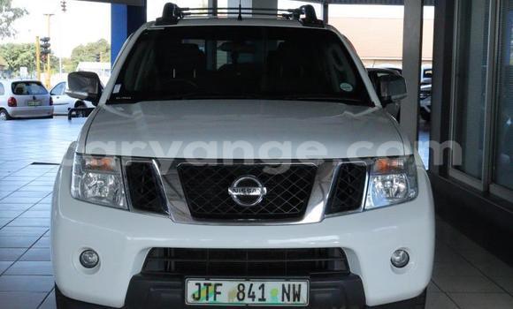 Buy Used Nissan Navara White Car in Windhoek in Namibia