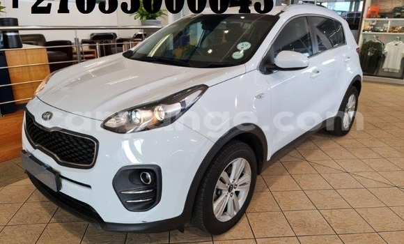 Buy Used Kia Sportage White Car in Windhoek in Namibia
