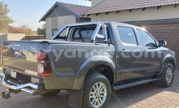 Buy Used Toyota Hilux Beige Car in Windhoek in Namibia Buy Used Toyota Hilux Beige Car in Windhoek in Namibia