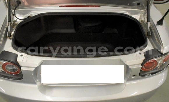 Acheter Occasion Voiture Mazda MX-5 Gris à Windhoek, Namibie Acheter Occasion Voiture Mazda MX-5 Gris à Windhoek, Namibie