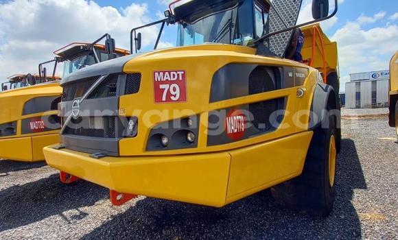 Buy Used Volvo F4 Other Truck in Karasburg in Karas