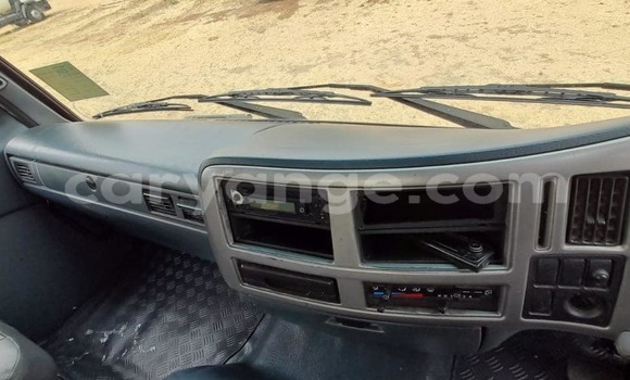 Acheter Occasion Utilitaire Nissan UD Blanc à Windhoek, Namibie Acheter Occasion Utilitaire Nissan UD Blanc à Windhoek, Namibie