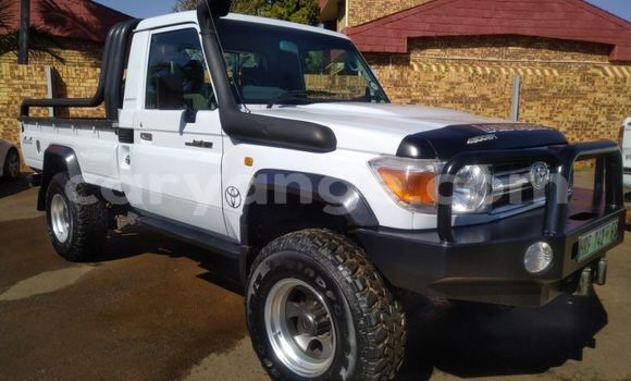 Buy Used Toyota Land Cruiser White Car in Karasburg in Karas Buy Used Toyota Land Cruiser White Car in Karasburg in Karas