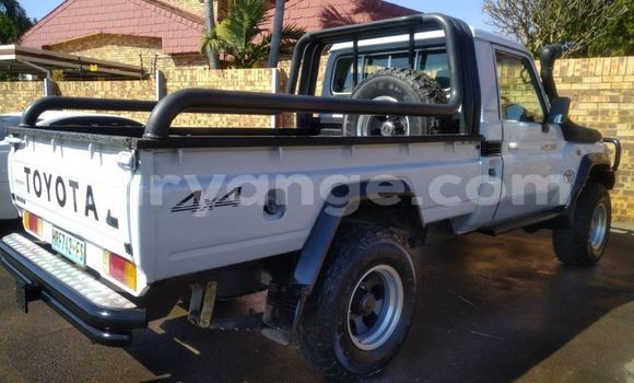 Buy Used Toyota Land Cruiser White Car in Karasburg in Karas Buy Used Toyota Land Cruiser White Car in Karasburg in Karas