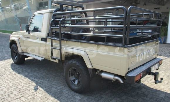 Buy Used Toyota Land Cruiser White Car in Karasburg in Karas Buy Used Toyota Land Cruiser White Car in Karasburg in Karas