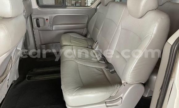 Acheter Occasion Voiture Hyundai H1 Blanc à Grootfontein, Namibie Acheter Occasion Voiture Hyundai H1 Blanc à Grootfontein, Namibie