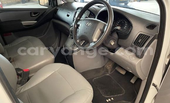 Acheter Occasion Voiture Hyundai H1 Blanc à Grootfontein, Namibie Acheter Occasion Voiture Hyundai H1 Blanc à Grootfontein, Namibie