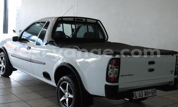 Acheter Occasion Voiture Ford Consul Blanc à Windhoek, Namibie Acheter Occasion Voiture Ford Consul Blanc à Windhoek, Namibie