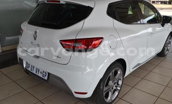 Acheter Occasion Voiture Renault Clio Blanc à Windhoek, Namibie Acheter Occasion Voiture Renault Clio Blanc à Windhoek, Namibie