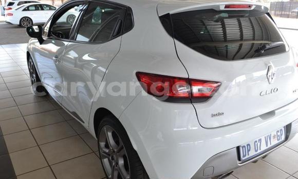 Acheter Occasion Voiture Renault Clio Blanc à Windhoek, Namibie Acheter Occasion Voiture Renault Clio Blanc à Windhoek, Namibie