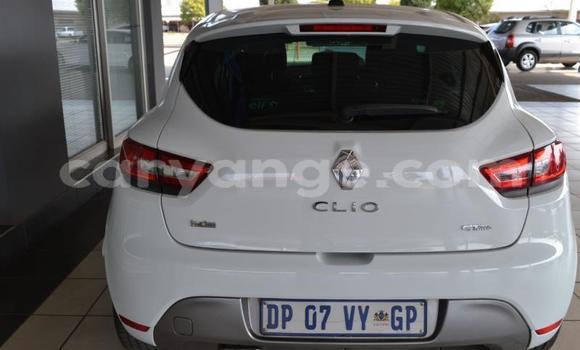 Acheter Occasion Voiture Renault Clio Blanc à Windhoek, Namibie Acheter Occasion Voiture Renault Clio Blanc à Windhoek, Namibie