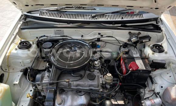 Acheter Occasion Voiture Mazda 323 Blanc à Windhoek, Namibie Acheter Occasion Voiture Mazda 323 Blanc à Windhoek, Namibie