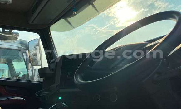 Acheter Occasion Utilitaire Volvo F4 Blanc à Windhoek, Namibie Acheter Occasion Utilitaire Volvo F4 Blanc à Windhoek, Namibie