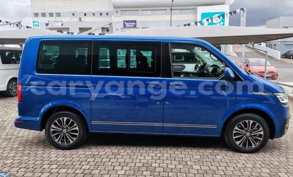 Buy Used Volkswagen Caravelle Blue Car in Windhoek in Namibia Buy Used Volkswagen Caravelle Blue Car in Windhoek in Namibia
