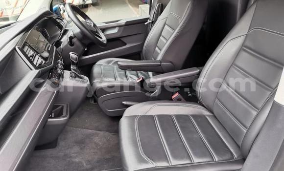 Buy Used Volkswagen Caravelle Blue Car in Windhoek in Namibia Buy Used Volkswagen Caravelle Blue Car in Windhoek in Namibia