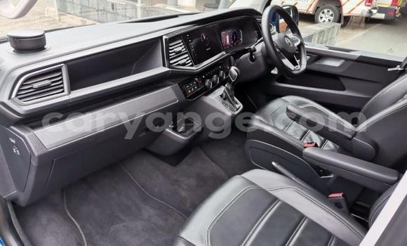 Buy Used Volkswagen Caravelle Blue Car in Windhoek in Namibia Buy Used Volkswagen Caravelle Blue Car in Windhoek in Namibia