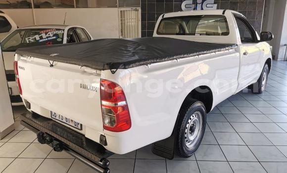 Acheter Occasion Voiture Toyota Hilux Blanc à Windhoek, Namibie Acheter Occasion Voiture Toyota Hilux Blanc à Windhoek, Namibie