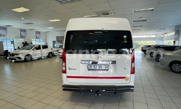Buy Used Toyota Commuter White Car in Walvis Bay in Namibia Buy Used Toyota Commuter White Car in Walvis Bay in Namibia