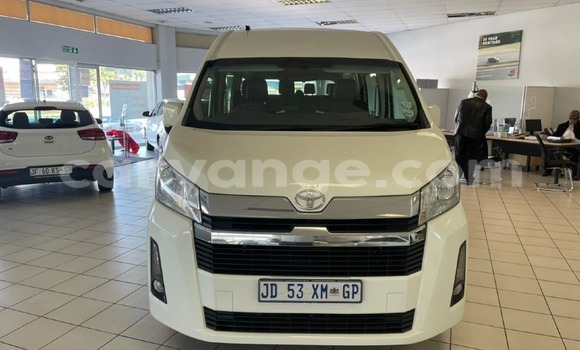 Buy Used Toyota Commuter White Car in Walvis Bay in Namibia Buy Used Toyota Commuter White Car in Walvis Bay in Namibia