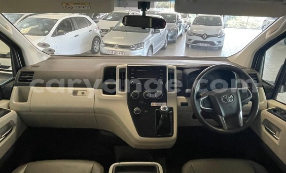 Buy Used Toyota Commuter White Car in Walvis Bay in Namibia Buy Used Toyota Commuter White Car in Walvis Bay in Namibia