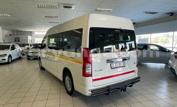 Buy Used Toyota Commuter White Car in Walvis Bay in Namibia Buy Used Toyota Commuter White Car in Walvis Bay in Namibia