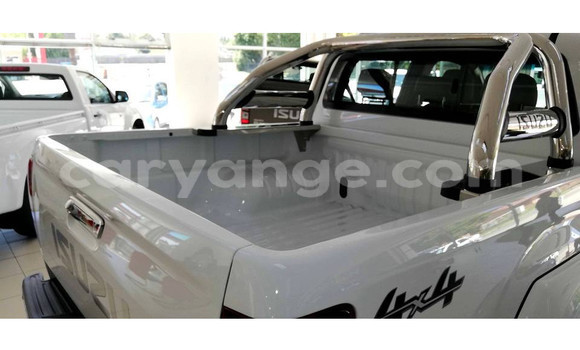 Buy Used Isuzu D–MAX White Car in Karasburg in Karas Buy Used Isuzu D–MAX White Car in Karasburg in Karas