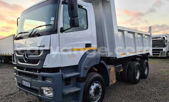 Buy Used Mercedes‒Benz Truck White Truck in Outjo in Kunene Buy Used Mercedes‒Benz Truck White Truck in Outjo in Kunene