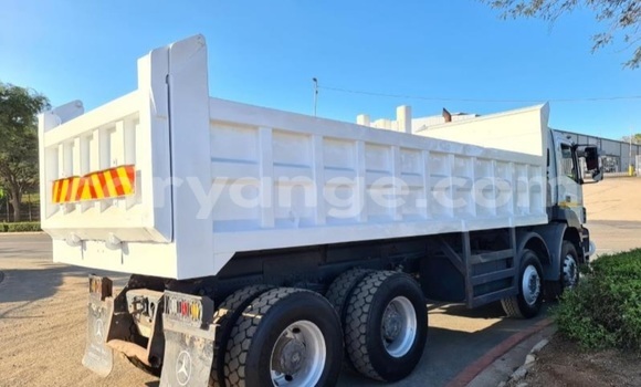 Buy Used Mercedes‒Benz Tipper White Truck in Bethanien in Karas Buy Used Mercedes‒Benz Tipper White Truck in Bethanien in Karas