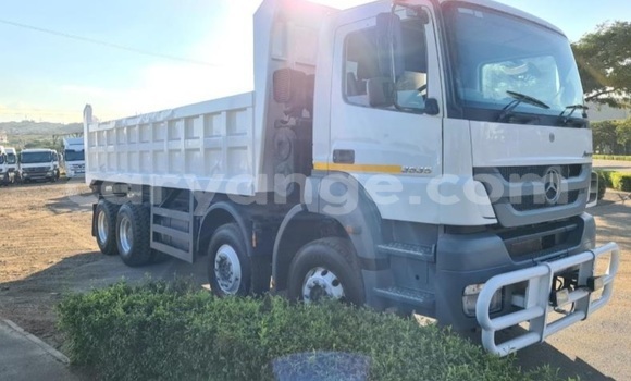 Buy Used Mercedes‒Benz Tipper White Truck in Bethanien in Karas Buy Used Mercedes‒Benz Tipper White Truck in Bethanien in Karas
