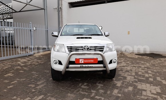 Buy Used Toyota Hilux White Car in Karasburg in Karas